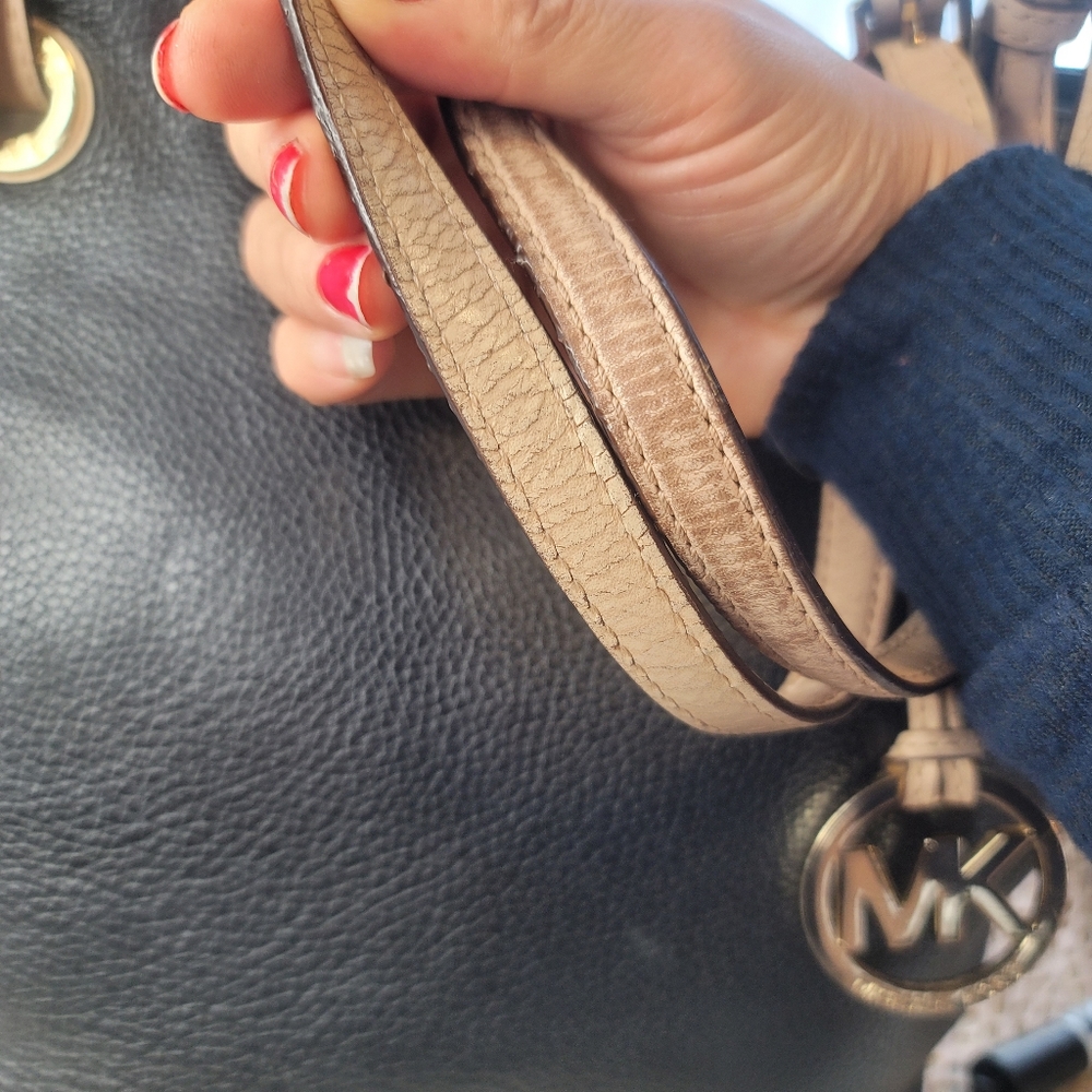 Michael Kors tote leather bag - Picture 9 of 12